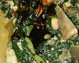 Foto del paso 5 de la receta Revuelto de espinacas y verduras con gambas