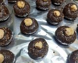 Foto del passaggio 2 della ricetta Baci di cioccolato
