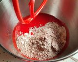 Foto del paso 5 de la receta: Tarta red velvet con nueces, arándanos y chocolate