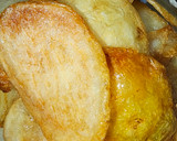Foto del paso 4 de la receta: Patatas al ajillo y complementos