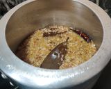 A picture of step 4 of White matar chole.