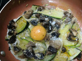 Nido de calabacín y champiñones