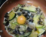Foto del paso 3 de la receta: Nido de calabacín y champiñones