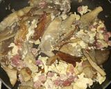 Foto del paso 1 de la receta: Revuelto de setas y jamón serrano