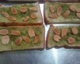 Foto langkah ke 5 dari resep Roti Kukus Matcha Almond.