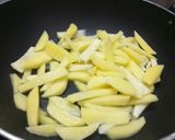 A picture of step 2 of Garlic honey chilli potato.