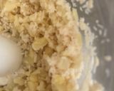 A picture of step 2 of Chicken Burger.
