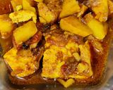 A picture of step 5 of Egg Omelette curry.