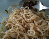 Foto langkah ke 3 dari resep Mie shirataki goreng sambal matah.
