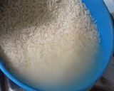 A picture of step 1 of Meethay Chawal.