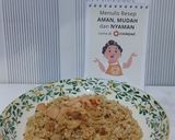 Foto langkah ke 4 dari resep Nasi Goreng Sosis Telur.