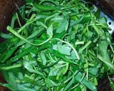 Foto langkah ke 3 dari resep Tumis Kangkung Toge Saus tiram.