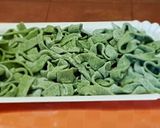 Foto del passaggio 2 della ricetta Tagliatelle agli Spinaci