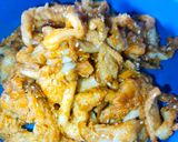 Gambar langkah 6 resipi Cendawan goreng karamel.