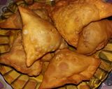 Foto langkah ke 5 dari resep Samosa isi kentang mie.