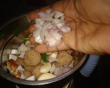 சோயா கோலா உருண்டை (மீல்மேக்கர்) ரெசிபி ஸ்டேப் 4 புகைப்படம்
