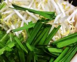 Hình bước làm 1 của món Hủ Tiếu Xào Lòng Gà