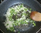 Foto del paso 2 de la receta: Pasta con salsa de carne y ensalada
