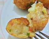Foto langkah ke 5 dari resep Perkedel Kentang Kari tanpa Telur.
