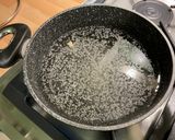 Une image de l'étape 1 de Macaronis complets au roquefort et lomo fumé.