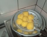 Foto langkah ke 4 dari resep Klepon ubi kuning.