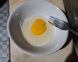 Foto langkah ke 2 dari resep Ayah goreng berselimut telur.