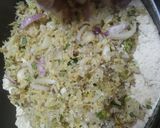 A picture of step 2 of Radish thepla.