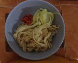 Foto langkah ke 1 dari resep Tumis Jamur Tiram Pedas Manis.
