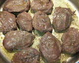 Foto del paso 1 de la receta: Carrilleras con salsa de vainilla