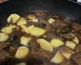 Foto langkah ke 3 dari resep Semur Daging Kentang.