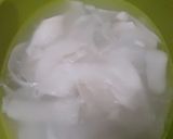 Foto langkah ke 1 dari resep Es kelapa biji selasih.