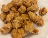 Foto del passaggio 2 della ricetta Nugget di pollo in pastella rapidi