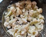 A picture of step 1 of Cauliflower Kurma.