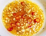 Hình bước làm 2 của món Gỏi Cóc Tôm Lỗ Tai Heo