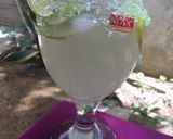 A picture of step 3 of Lemon Soda.