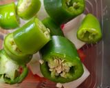 Foto del paso 1 de la receta: Chicharrón esponjoso en salsa roja con nopales