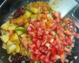A picture of step 2 of Aloo capsicum.