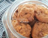 A picture of step 3 of Malaysian Chocolate chips and almond nips cookies.
