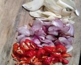 Foto langkah ke 2 dari resep Tumis pedass kacang panjang dan melinjo.