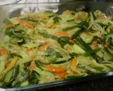 Foto del paso 3 de la receta Salmón al horno con verduras y gulas