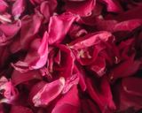গোলাপের গুলকন্দ (Golaper Gulkand Recipe In Bengali) রেসিপি ধাপ - 1 ছবি