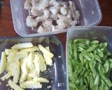 Foto langkah ke 1 dari resep Tumis udang buncis & putren.