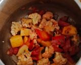 A picture of step 3 of Gobhi Gajar Aloo Sabji.