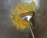 Foto langkah ke 1 dari resep Nasi Goreng Kuning.