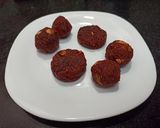 A picture of step 4 of Beet moong cruncy ball.
