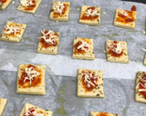Foto del paso 3 de la receta: Pan pizza mini 🍕🍕🍕🍕(tipo regañá)