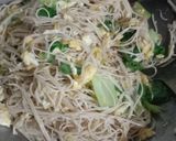 Foto langkah ke 2 dari resep Mie sua goreng vege.