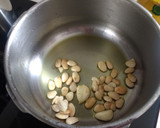 Foto del paso 5 de la receta: Guisado de huevos duros y albóndigas de bacalao