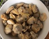 Hình bước làm 1 của món Canh nghêu nấu khế