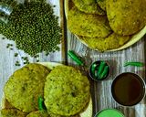 साबुत ग्रीन मूंग दाल खस्ता पूरी(Sabut green moongdaal ki khasta poori recipe in Hindi) रेसिपी चरण 8 फोटो